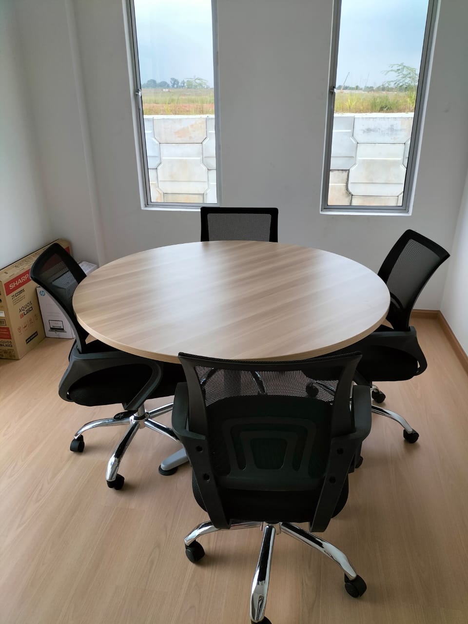 Best Discussion Table Round QR90 Top Discussion Table Supplier