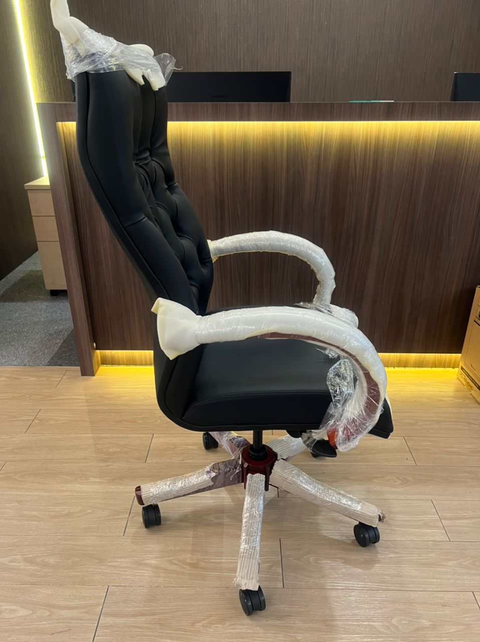 Best Sanctuary Presidential Chair l Top Director Chair Supplier